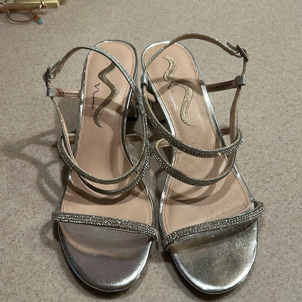 Nina size 8 Rhinestone dressy chunky heel